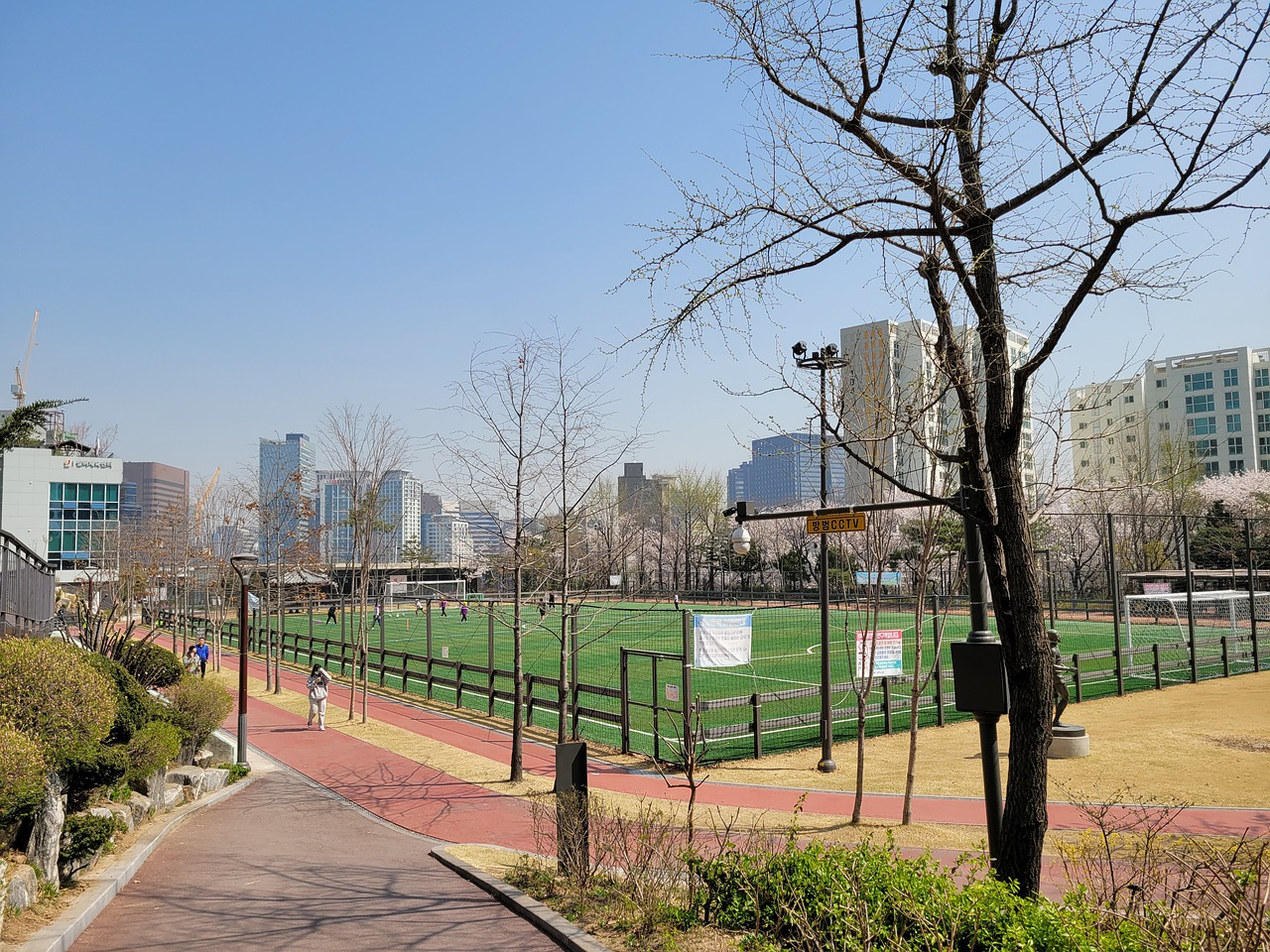 斯帕莱蒂尤 斯帕莱蒂尤